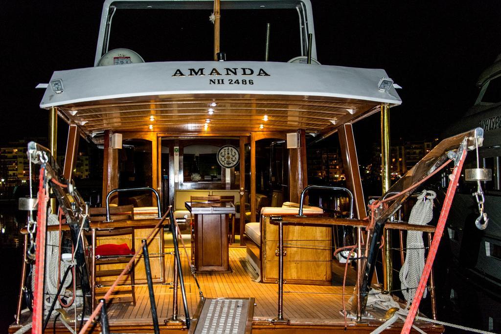 Luxury Yachthotel Amanda ซารู ภายนอก รูปภาพ